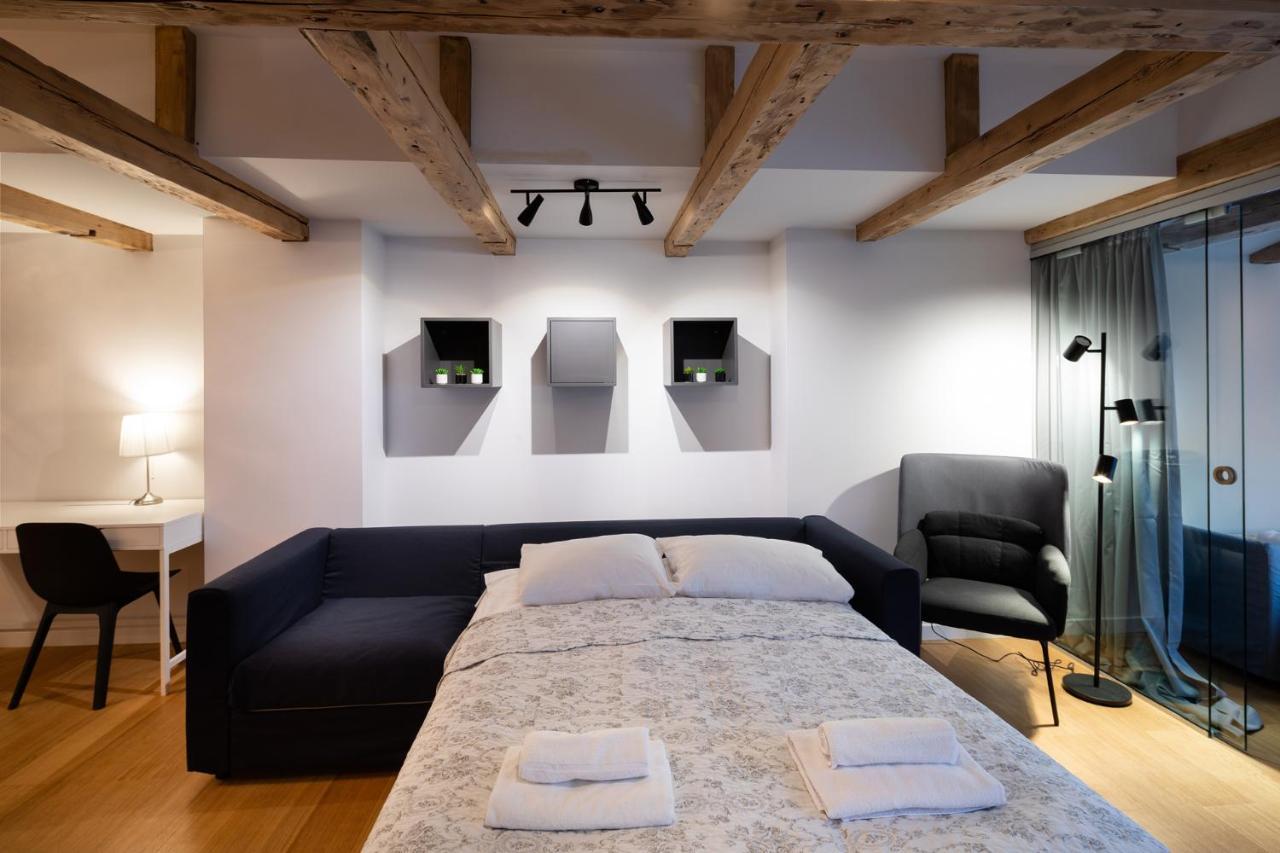Merkela Loft Apartment Beside Vermanes Park รีกา ภายนอก รูปภาพ