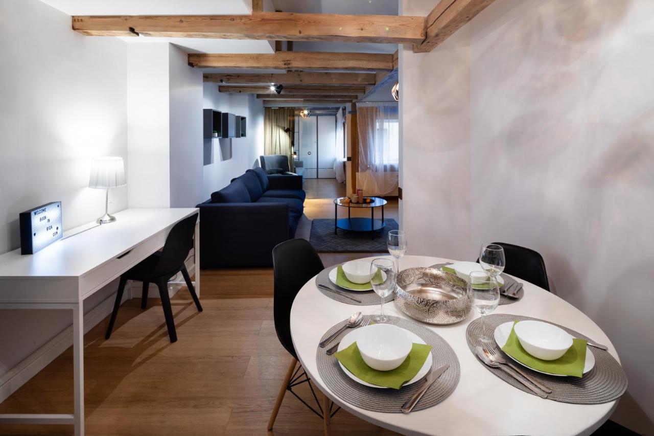 Merkela Loft Apartment Beside Vermanes Park รีกา ภายนอก รูปภาพ