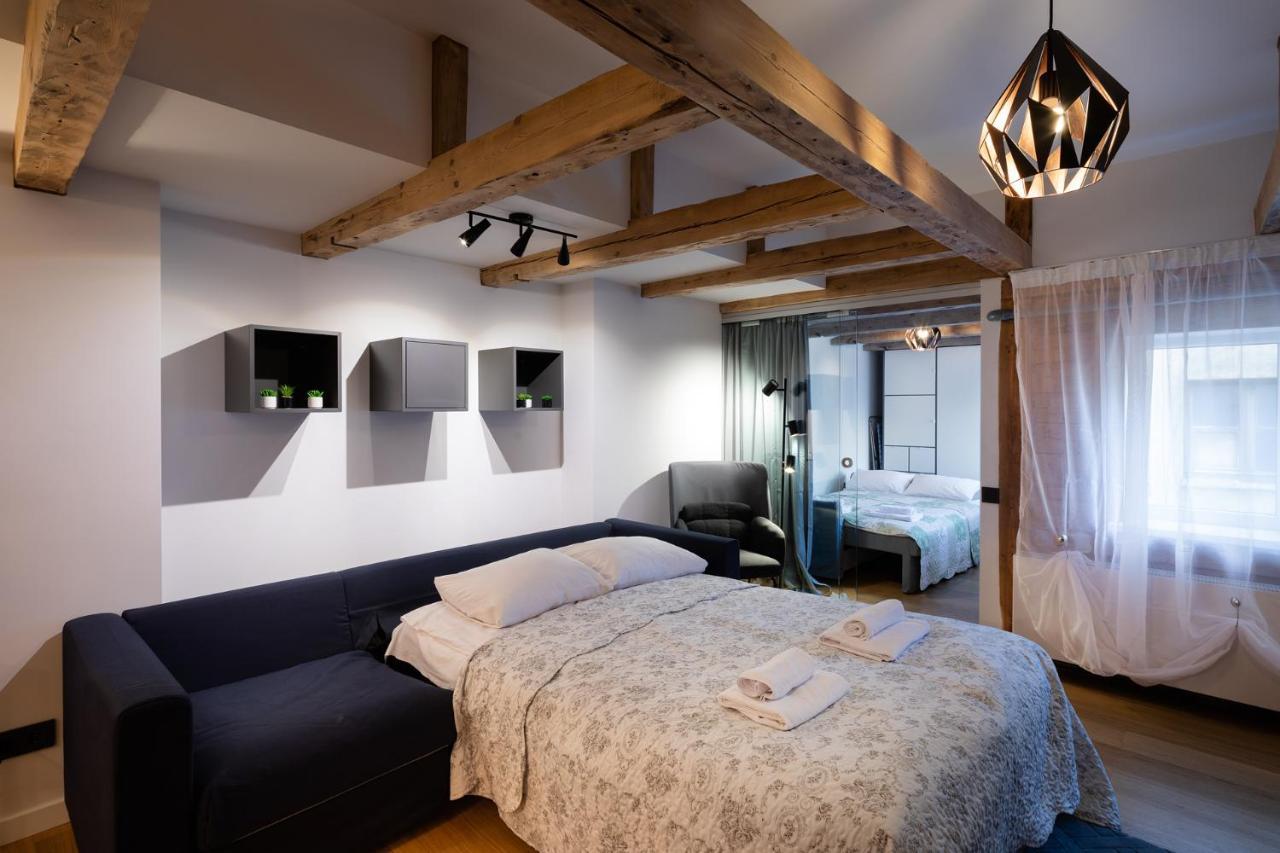 Merkela Loft Apartment Beside Vermanes Park รีกา ภายนอก รูปภาพ